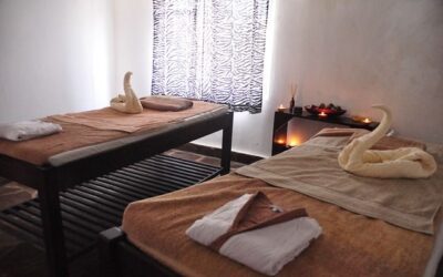 4 Reasons to Book a Couples Asian Massage